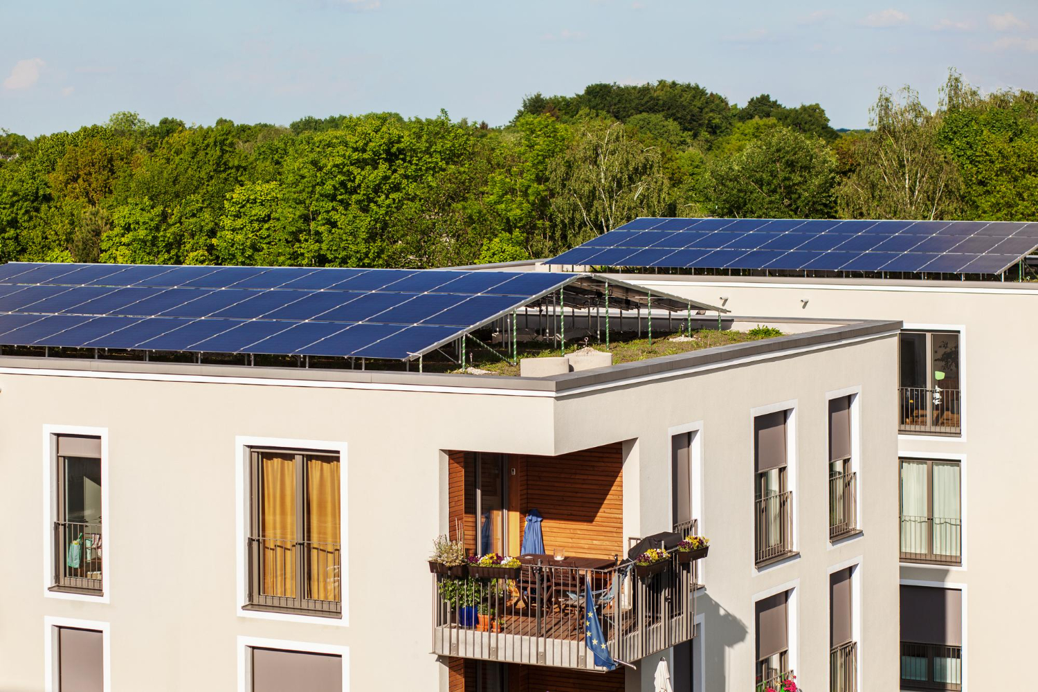 Fotovoltaico Condominiale: Come Funziona e Quanto Si Risparmia